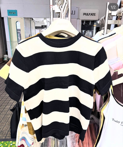Knitted Round Neck Stripes Tops